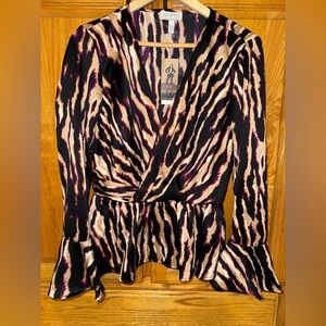 Sofia jeans size small top tiger stripe NWT